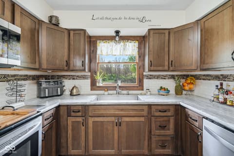 Photo of 8330 S 750 W, Pendleton, IN