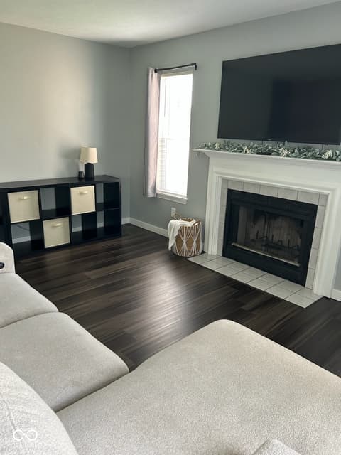 Family room at 932 Stave Oak Drive, Beech Grove, IN