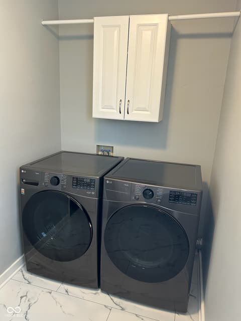 Laundry room at 932 Stave Oak Drive, Beech Grove, IN