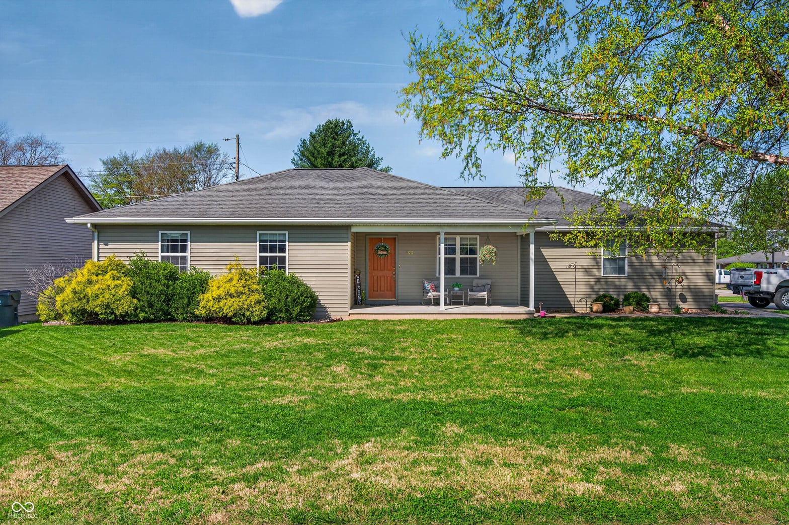 Front exterior at 400 S Valley Drive, Brownstown, IN