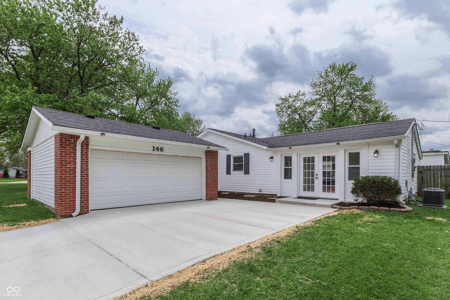 Photo of 146 Parkview Drive, Whiteland, IN