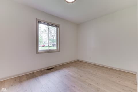 Photo of 146 Parkview Drive, Whiteland, IN