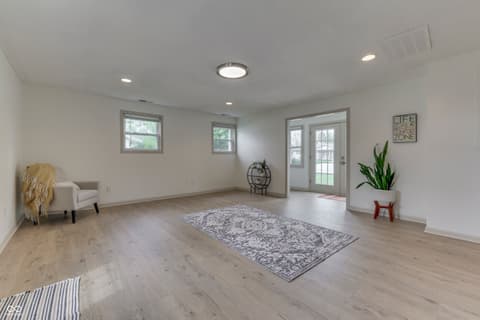 Photo of 146 Parkview Drive, Whiteland, IN