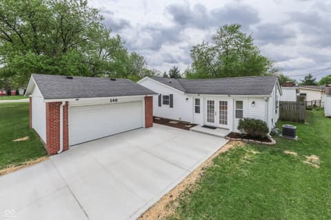 Photo of 146 Parkview Drive, Whiteland, IN