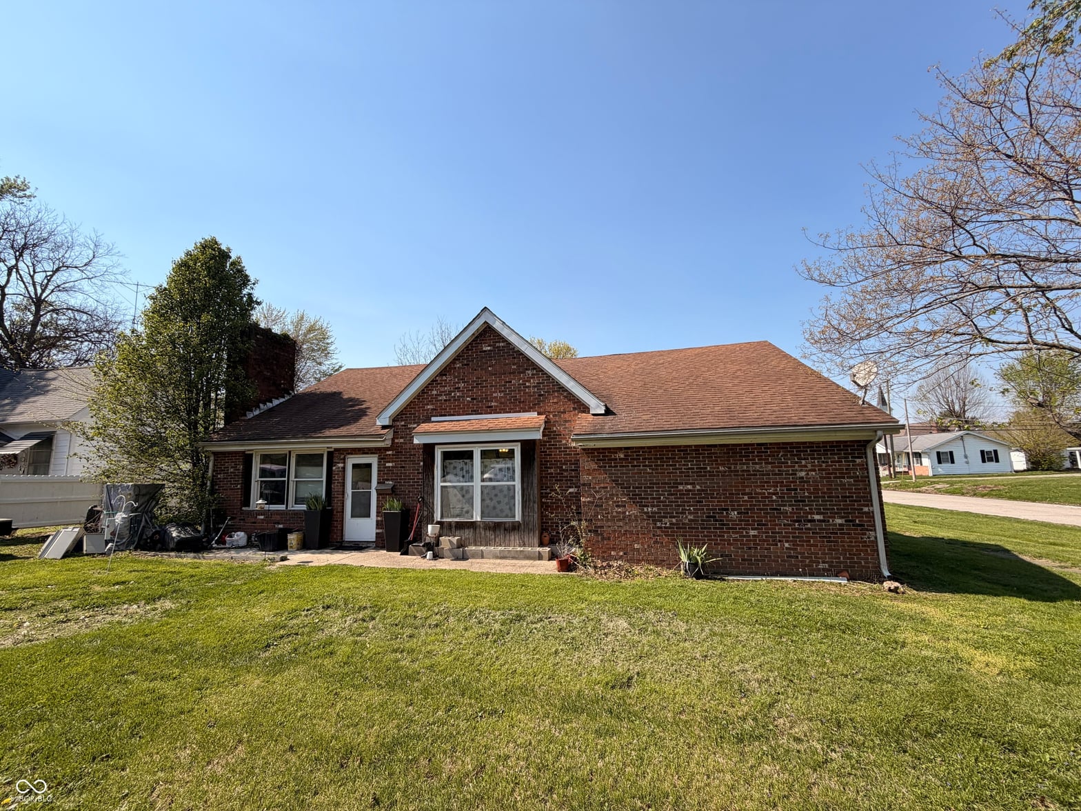 Photo of 205 E Washington Street, Loogootee, IN