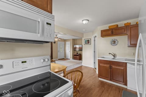 Photo of 339 Parkway Street, Whiteland, IN