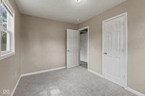 Photo of 339 Parkway Street, Whiteland, IN