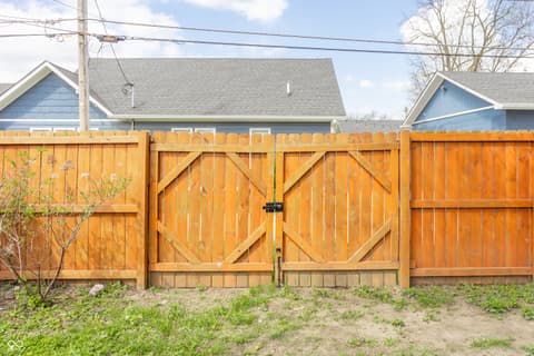 Photo of 924 Saint Peter Street, Indianapolis, IN