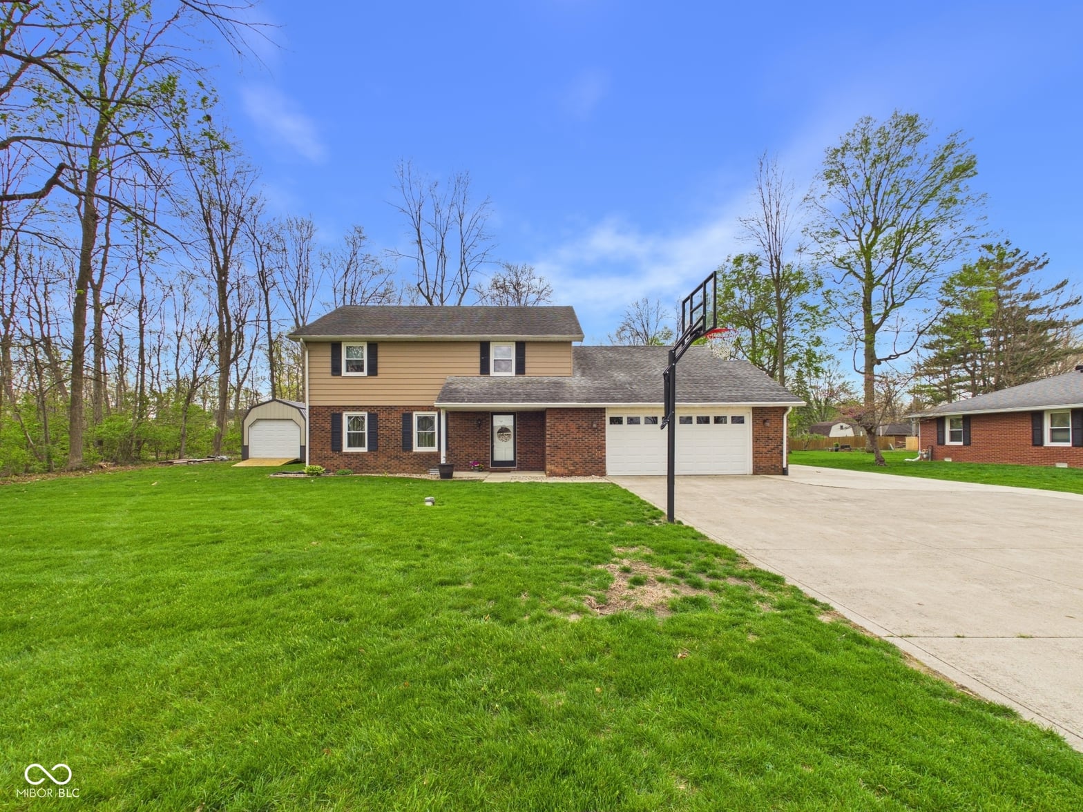 Front exterior at 3927 Colbrook Road, Anderson, IN
