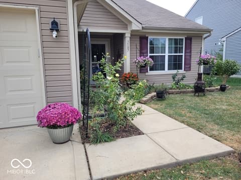 Photo of 3187 Limber Pine Drive, Whiteland, IN