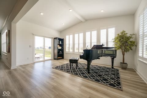 Photo of 1041 Elmwood Lane, Greenwood, IN