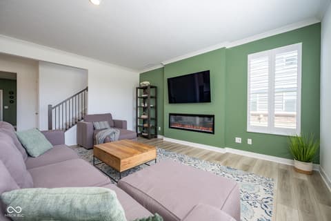Photo of 1041 Elmwood Lane, Greenwood, IN
