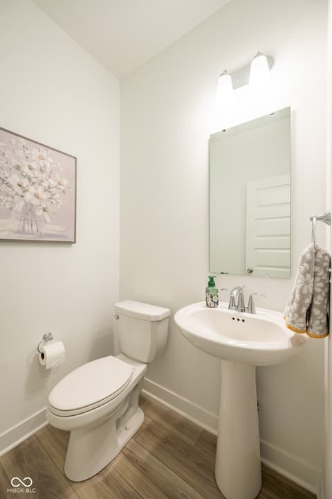 Photo of 1041 Elmwood Lane, Greenwood, IN