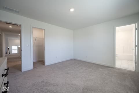 Photo of 1041 Elmwood Lane, Greenwood, IN