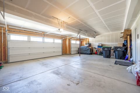 Photo of 1041 Elmwood Lane, Greenwood, IN