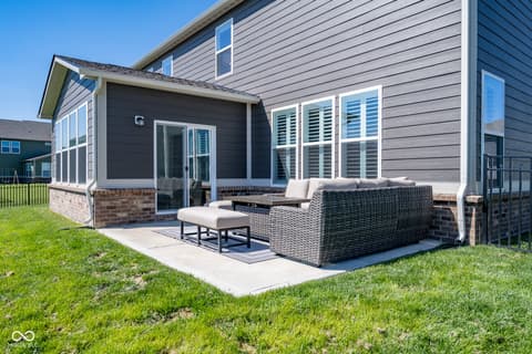 Photo of 1041 Elmwood Lane, Greenwood, IN