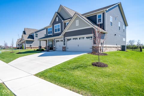 Photo of 1041 Elmwood Lane, Greenwood, IN