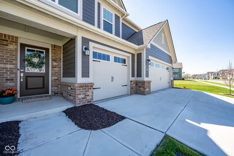 Photo of 1041 Elmwood Lane, Greenwood, IN
