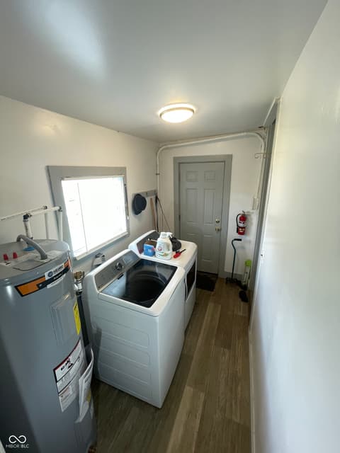 Laundry room at 215 E Laurel Street, Seymour, IN