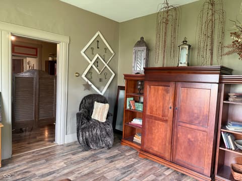 Sitting Room — 61 S West Street, Rosedale, IN