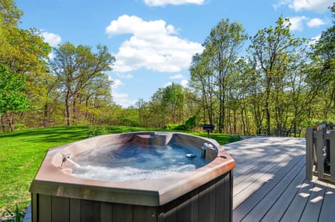 Photo of 2991 State Road 135 N, Nashville, IN