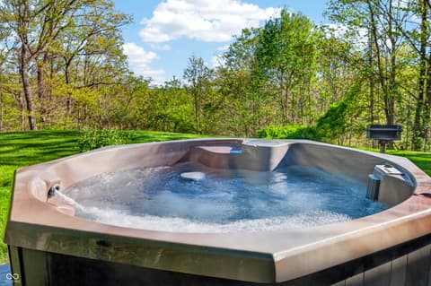Photo of 2991 State Road 135 N, Nashville, IN