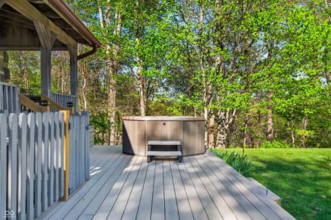 Photo of 2991 State Road 135 N, Nashville, IN