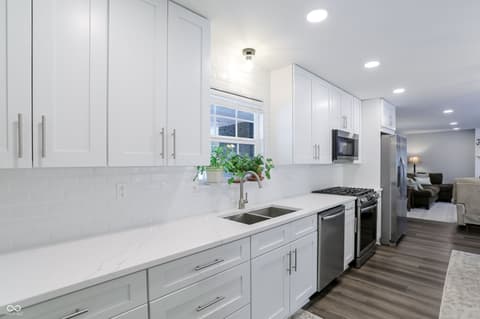 Photo of 4625 Berkshire Lane, Indianapolis, IN