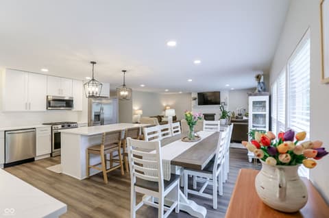 Photo of 4625 Berkshire Lane, Indianapolis, IN