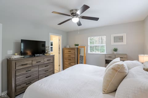 Photo of 4625 Berkshire Lane, Indianapolis, IN
