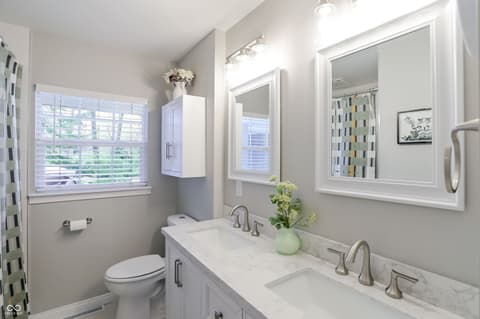Photo of 4625 Berkshire Lane, Indianapolis, IN