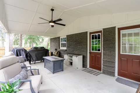 Photo of 4625 Berkshire Lane, Indianapolis, IN