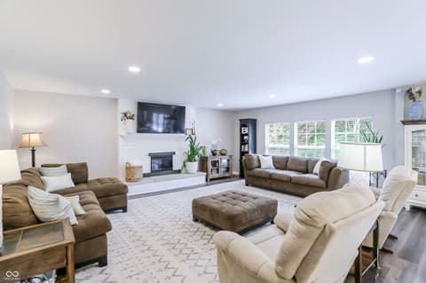 Photo of 4625 Berkshire Lane, Indianapolis, IN