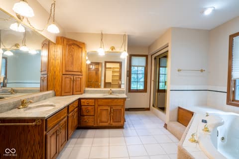 Photo of 1112 N Dogwood Way, Greenfield, IN