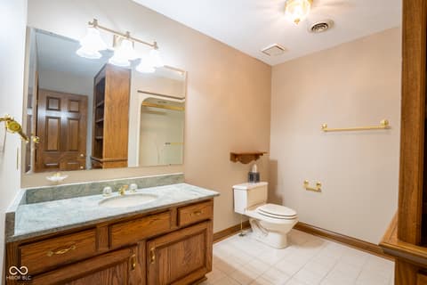 Photo of 1112 N Dogwood Way, Greenfield, IN