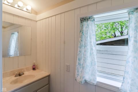 Photo of 205 W Main Street, Jamestown, IN