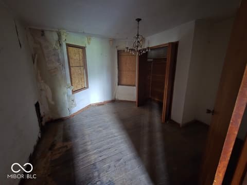 Dining room at 1411 Locust Street, Anderson, IN