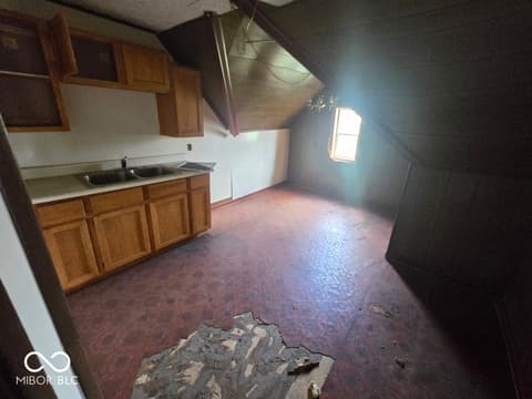 Bonus room at 1411 Locust Street, Anderson, IN