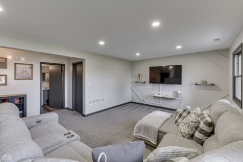 Photo of 814 Morphis Lane, Greenwood, IN