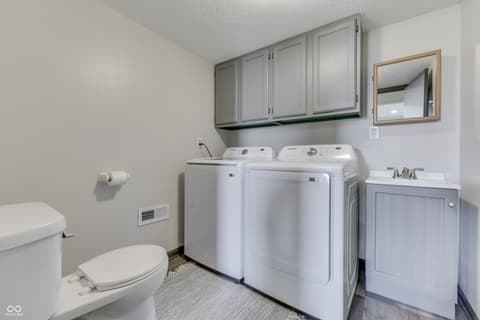 Photo of 814 Morphis Lane, Greenwood, IN