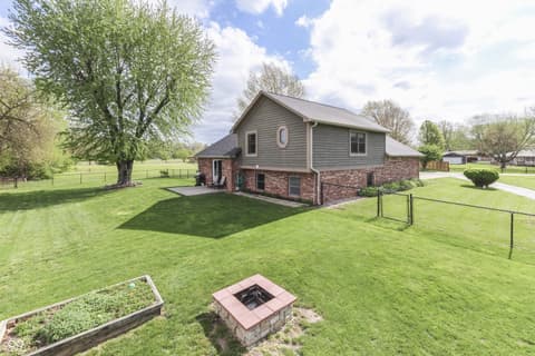 Photo of 814 Morphis Lane, Greenwood, IN