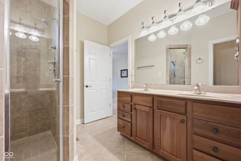Photo of 1103 Raintree Drive, Greenfield, IN