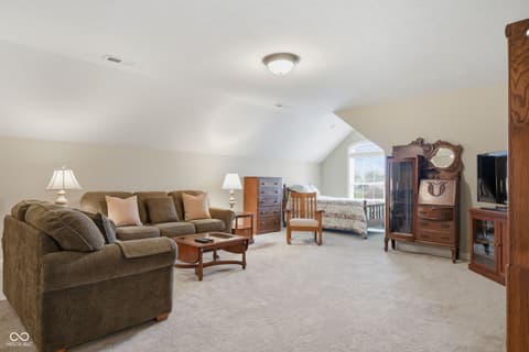 Photo of 1103 Raintree Drive, Greenfield, IN
