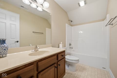 Photo of 1103 Raintree Drive, Greenfield, IN