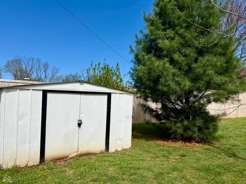 Photo of 690 Kirkwood Drive, Greencastle, IN