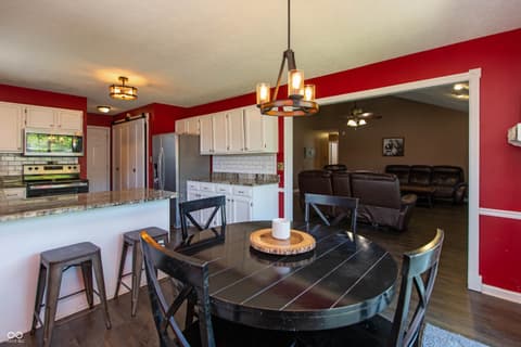 Photo of 367 Primrose Lane, Avon, IN