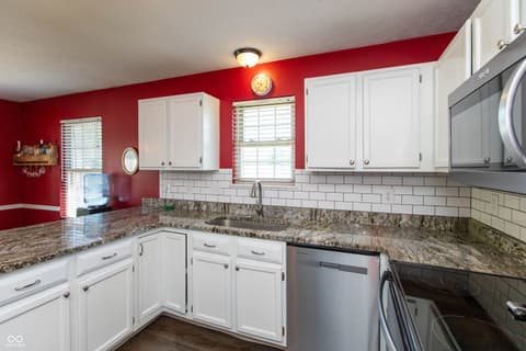 Photo of 367 Primrose Lane, Avon, IN