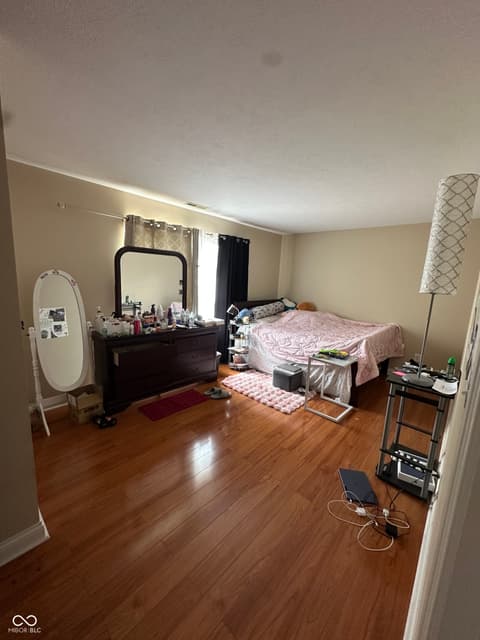 Photo of 910 Angus Way, Indianapolis, IN