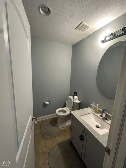 Photo of 910 Angus Way, Indianapolis, IN