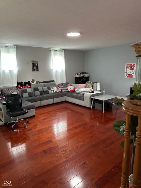 Photo of 910 Angus Way, Indianapolis, IN